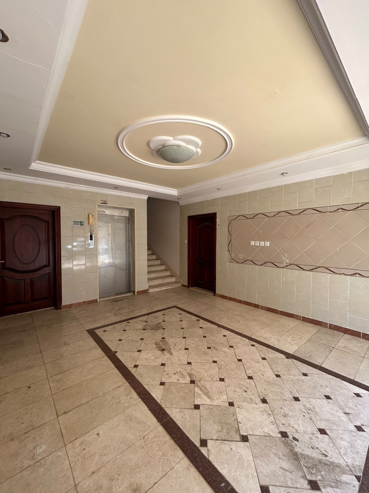 🏢 للبيع عمارة سكنية استثمارية في مخطط الربوة – المدينة المنورة - صورة العقار 3