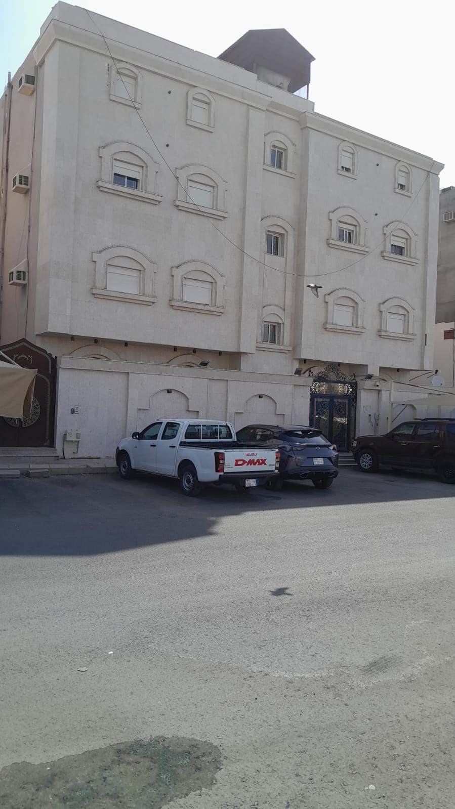 عمارة استثمارية مميزة للبيع في حي شظاة المدينة المنورة