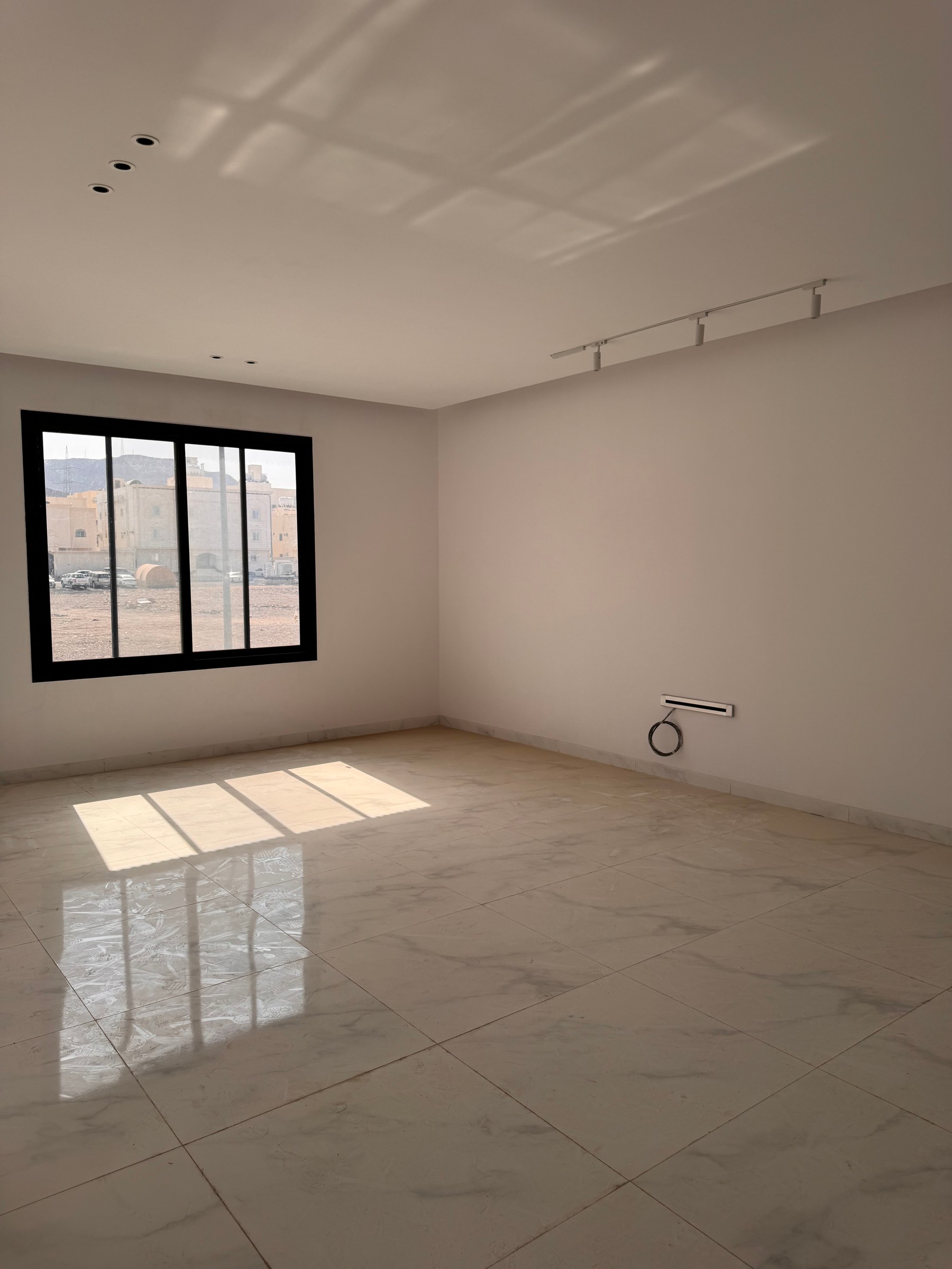 🏡 شقة دور اول للبيع – حي الجابرة (التلال) | المدينة المنورة - صورة العقار 11