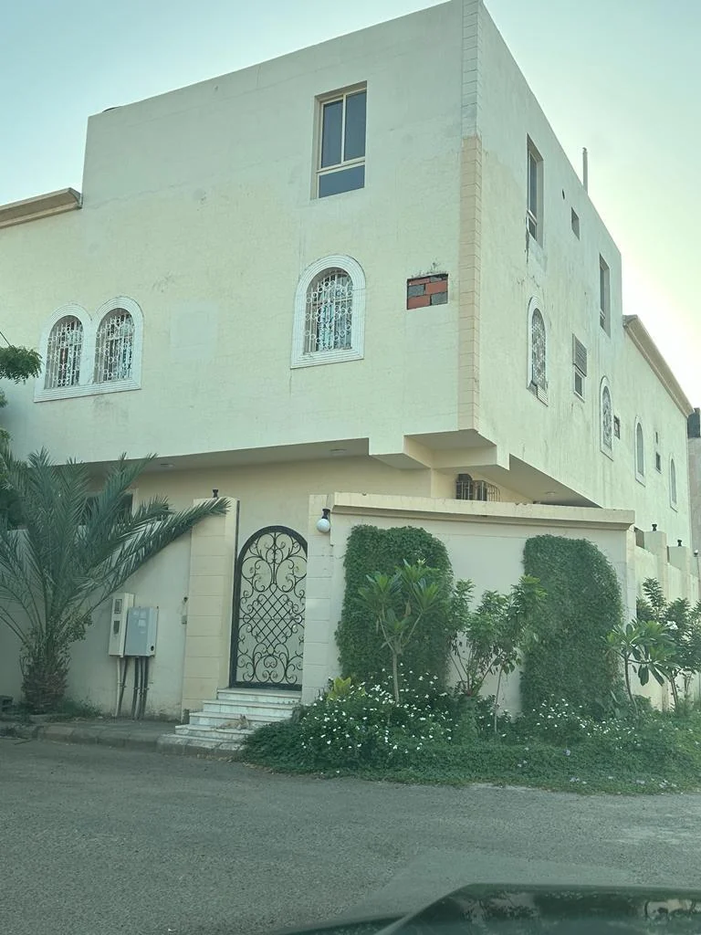 للبيع فيلتان منفصلتان بصك واحد – حي الازهري – المدينة المنورة - صورة العقار 3